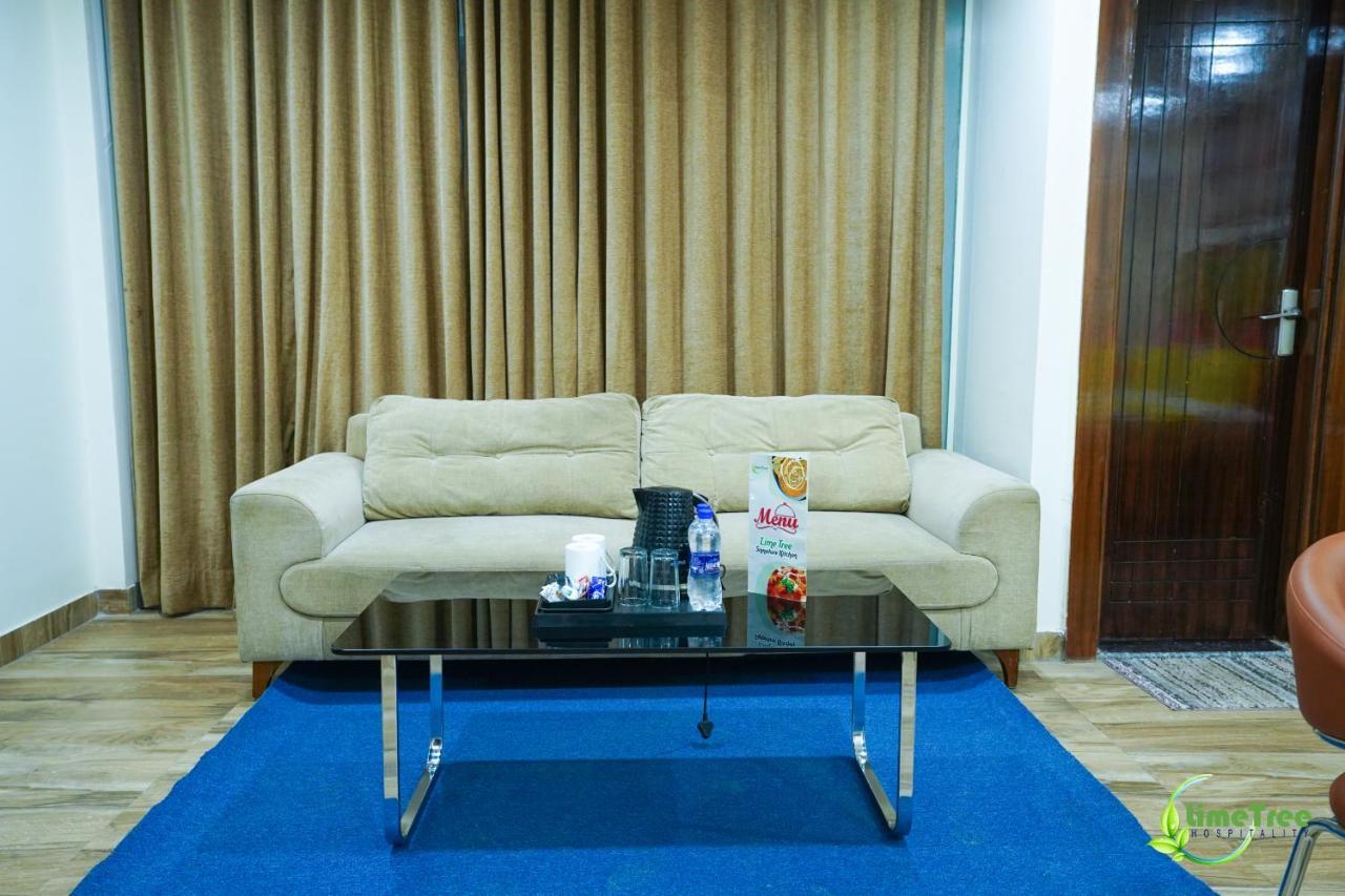 Lime Tree Hotel Near 32Nd Avenue Sector 29 คูร์เคาน์ ภายนอก รูปภาพ